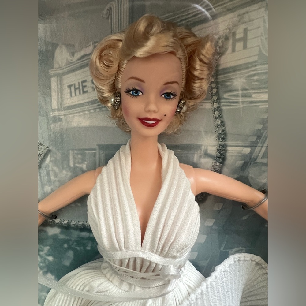 Barbie Doll as Marilyn Monroe in The Seven Year Itch. - Picture 6 of 13